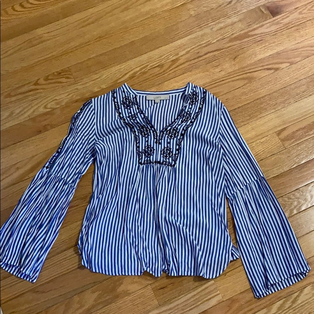 XX Small Loft Petite Blouse ( HAS A LITTLE TEAR)
